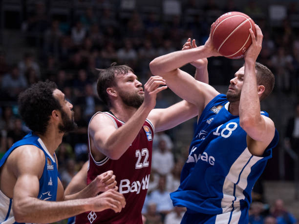 帮助球队创 帮助球队创