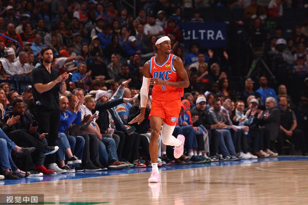 队的表现依 队的表现依