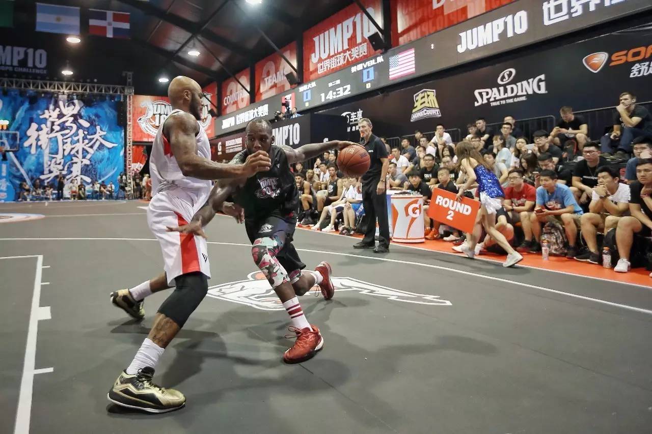 将对手逼入 将对手逼入